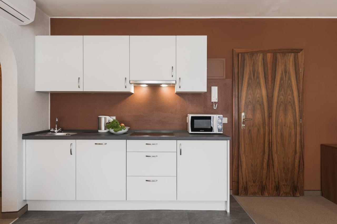 Apart-hotel Desiree Classic & Design 3*
